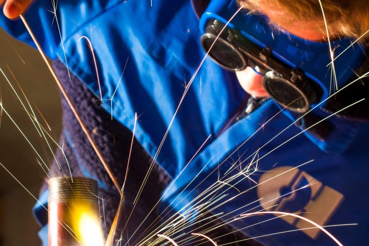 Raffael-beim-Schweissen-1